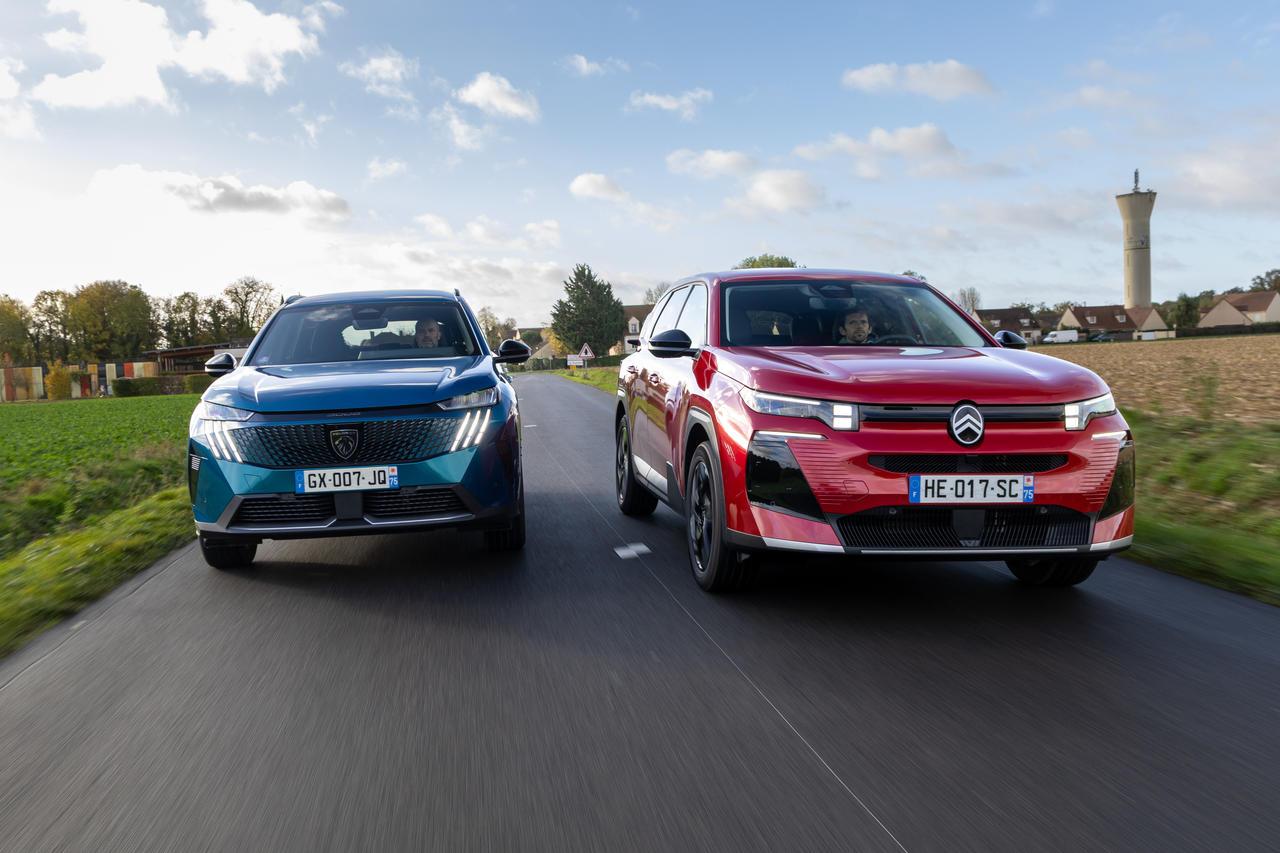 Peugeot 5008 vs Citroën C5 Aircross vue avant sur route