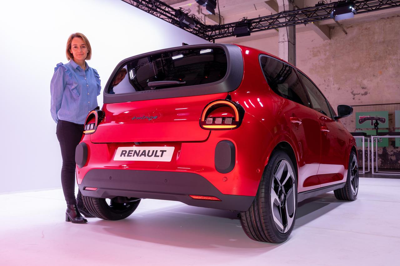 Photo 6 - Les feux adoptent le même design à l'avant qu'à l'arrière. - Renault  Twingo (2026). À bord de la nouvelle citadine 100 % électrique