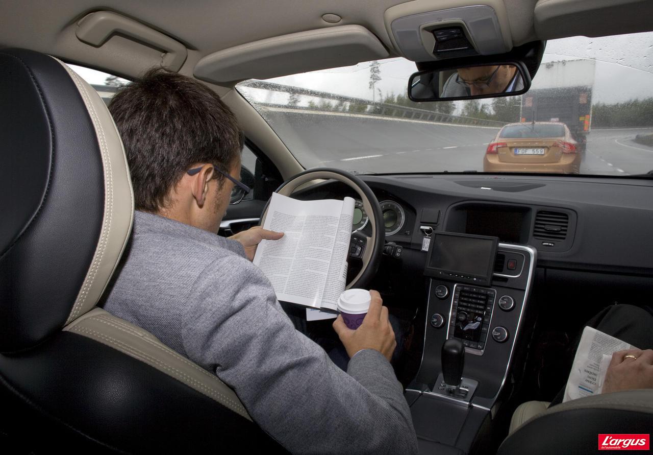 "J'ai conduit sans les mains grâce à la voiture autonome"