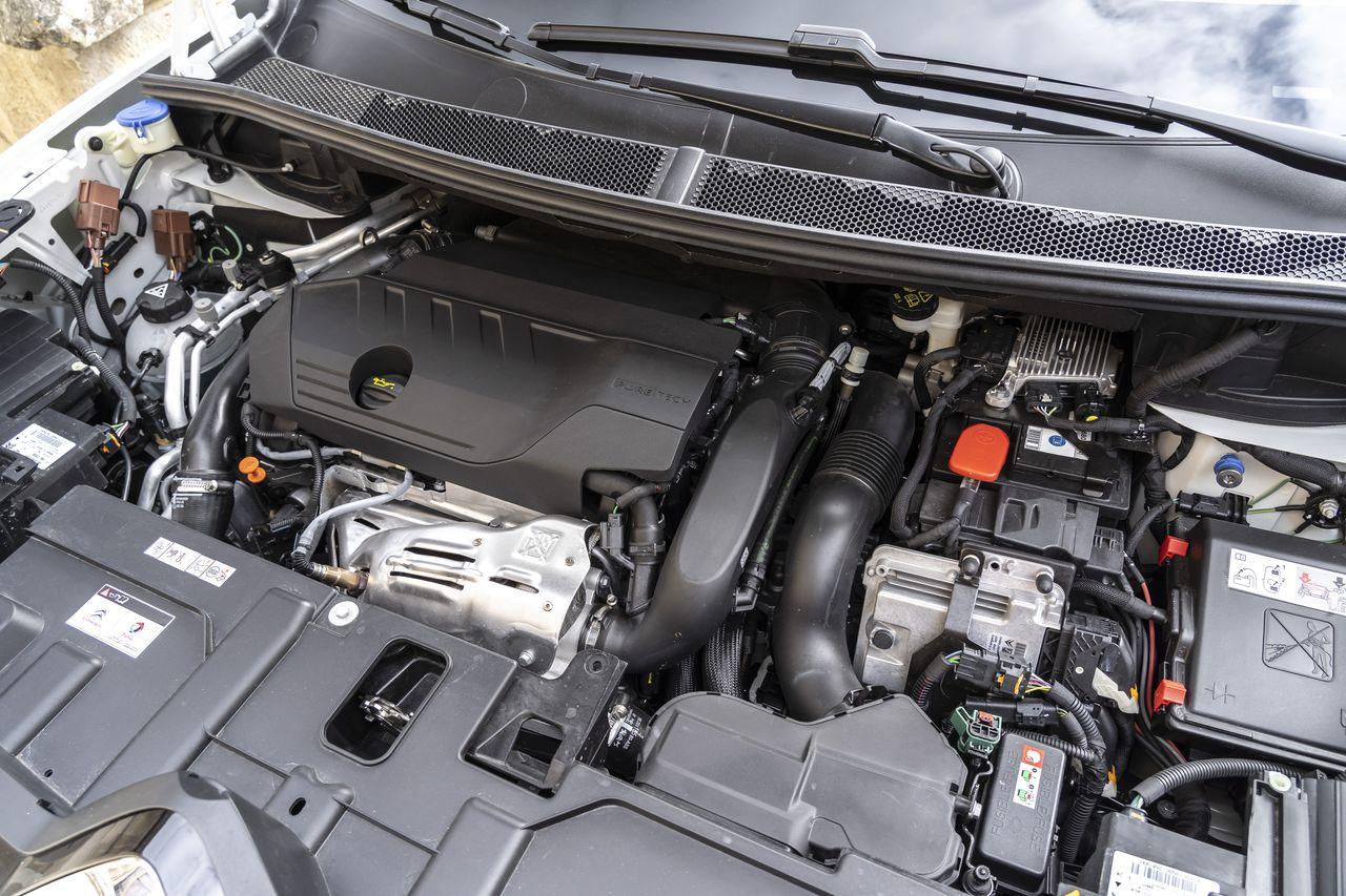 Photo 50 Moteur PureTech 180 Essai Citroën C5 Aircross hybride 225 les watts et la ouate