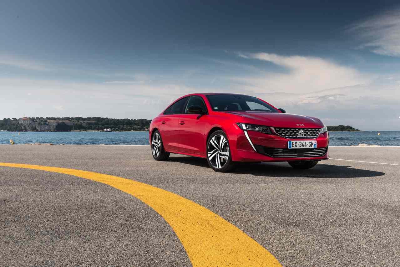 Photo 54 Peugeot 508 GT rouge avant droit Essai Peugeot 508 GT PureTech 225 notre avis sur