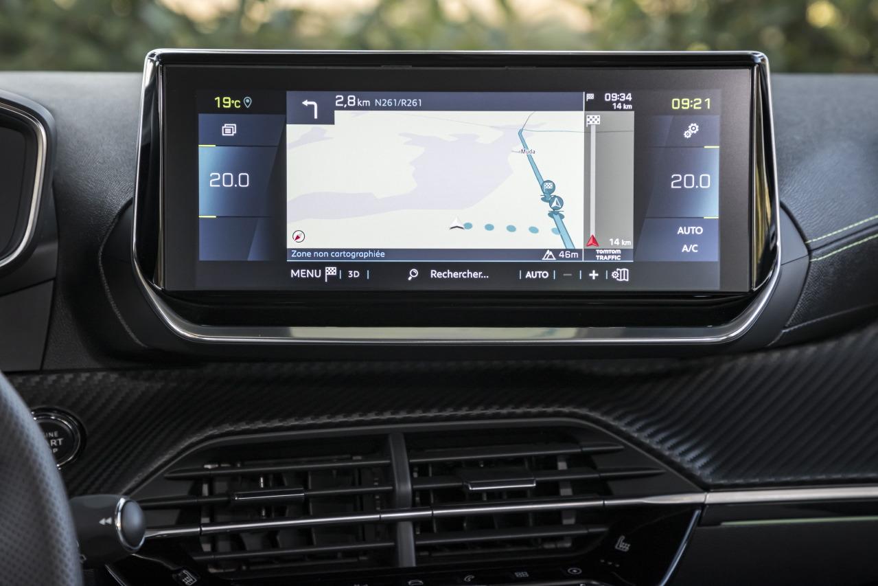Photo 25 Ecran tactile Peugeot e208 GT octobre 2019 Peugeot e208 (2019) le test de la