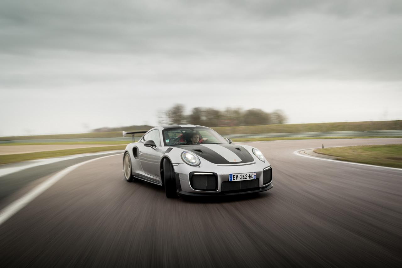 Fiche technique Porsche 911 GT2 RS