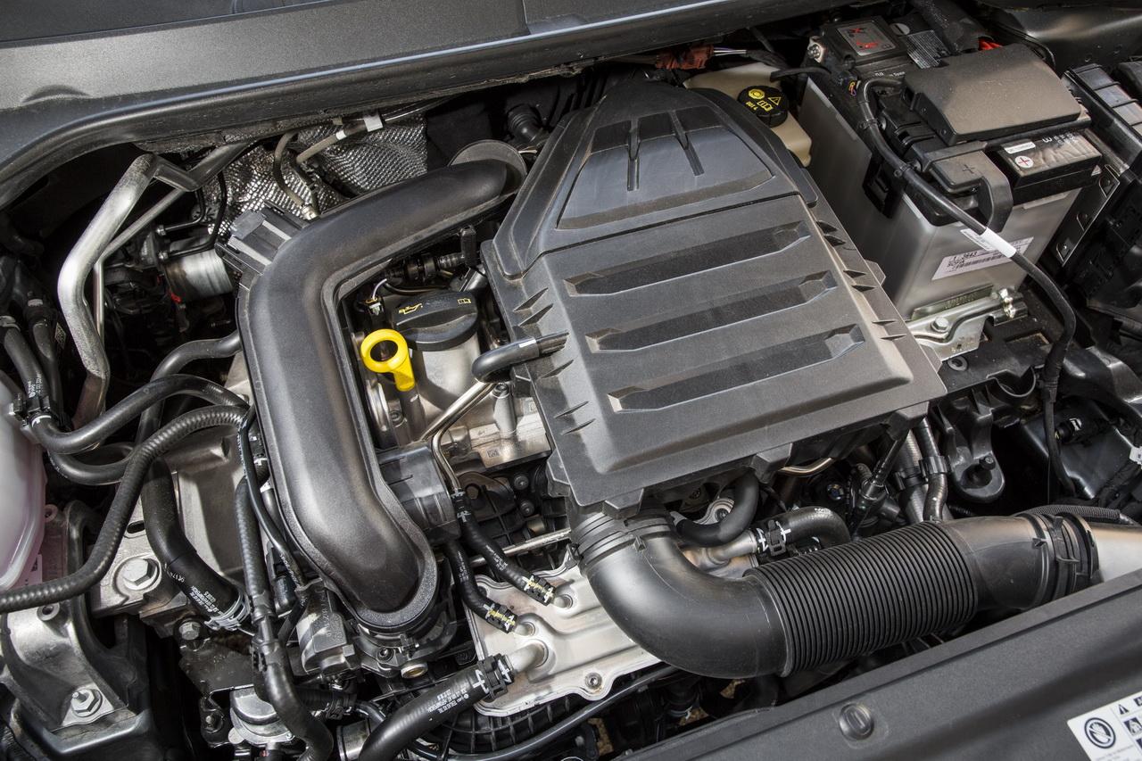 Photo 40 Seat Arona gris moteur Essai Seat Arona 1.0 EcoTSI 95 le test de l