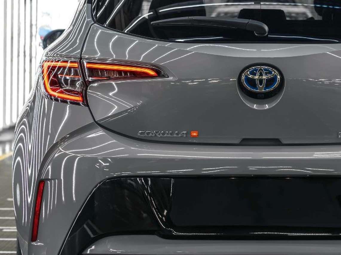 Photo 2 toyota corolla jbl 2021 couleur gris manhattan Toyota